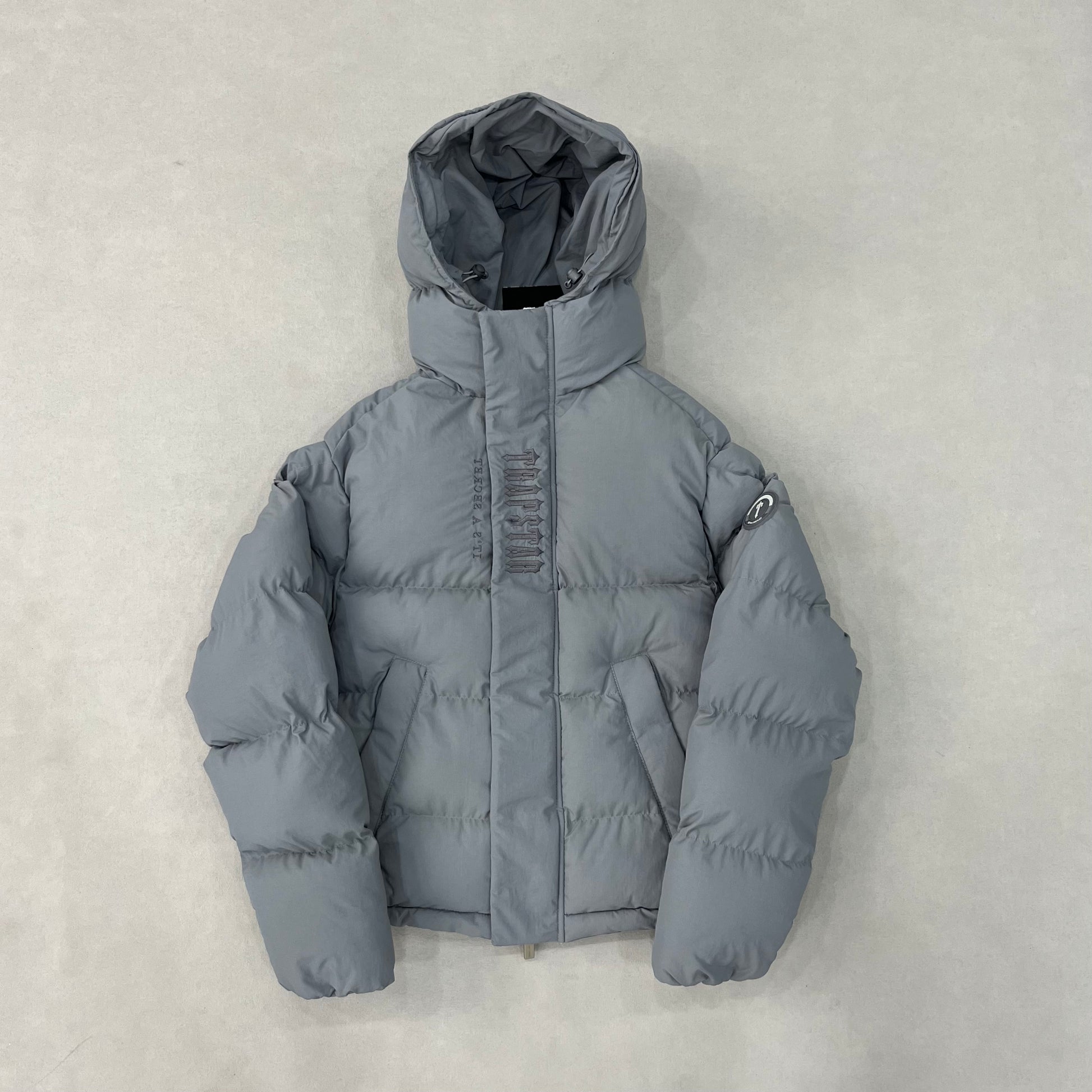 Jaqueta Puffer Trapstar Decoded Hooded Cinza - Shabby Company